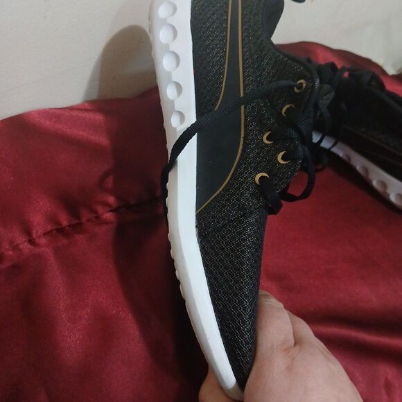 PUMA Carson  Low Running Shoes GS Black Gold Size 11 Womans - Picture 7 of 9
